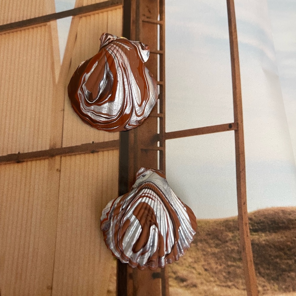 "Welcome to the Rodeo" Brown and Silver Shell Earrings